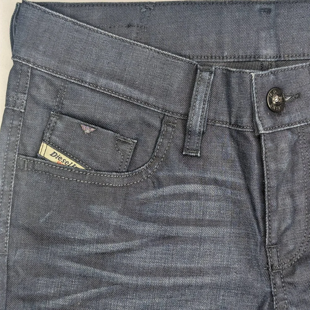 NWT DIESEL Livy Super Slim Straight Dark Wash Stretch 00CNZ7 24x32 Womens Jeans - Picture 3 of 7